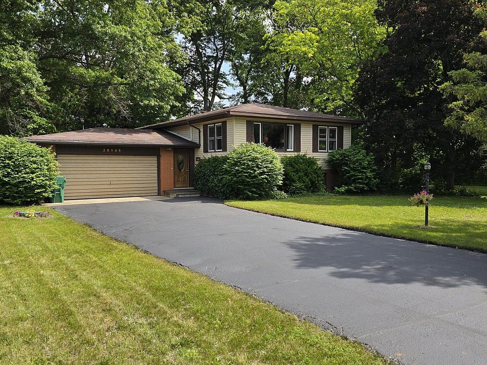 1st image of 28548 Fairlane Dr