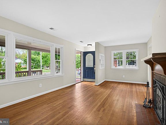 3rd image of 7909 Fairfax Rd