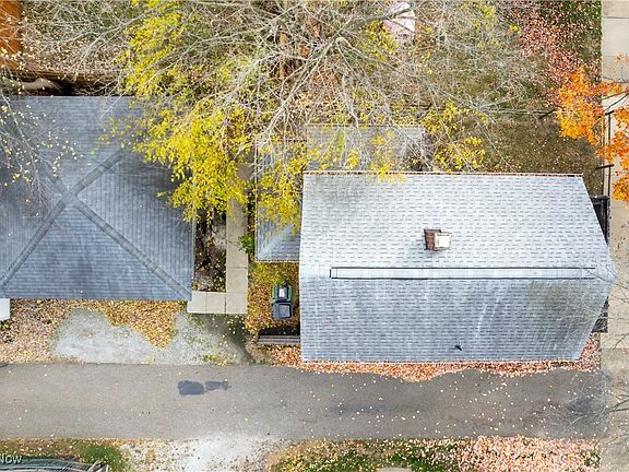3rd image of 217 College Ave