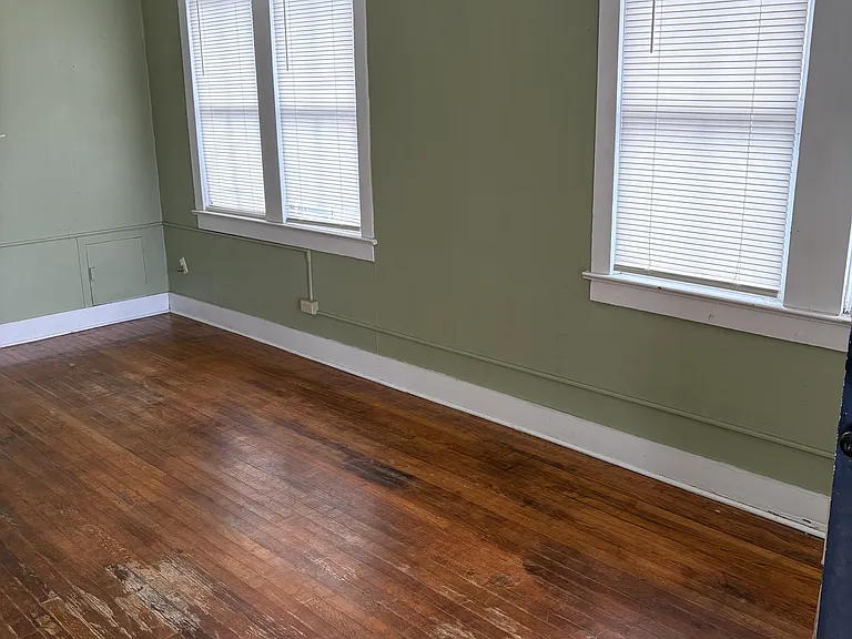 505 E Main St — Photo 2