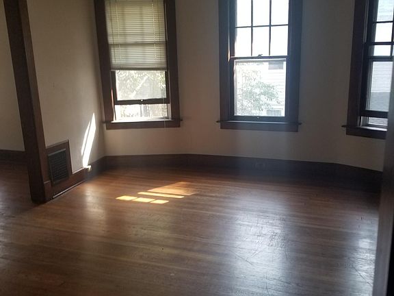 5th image of 20 1/2 Parsons St APT 2
