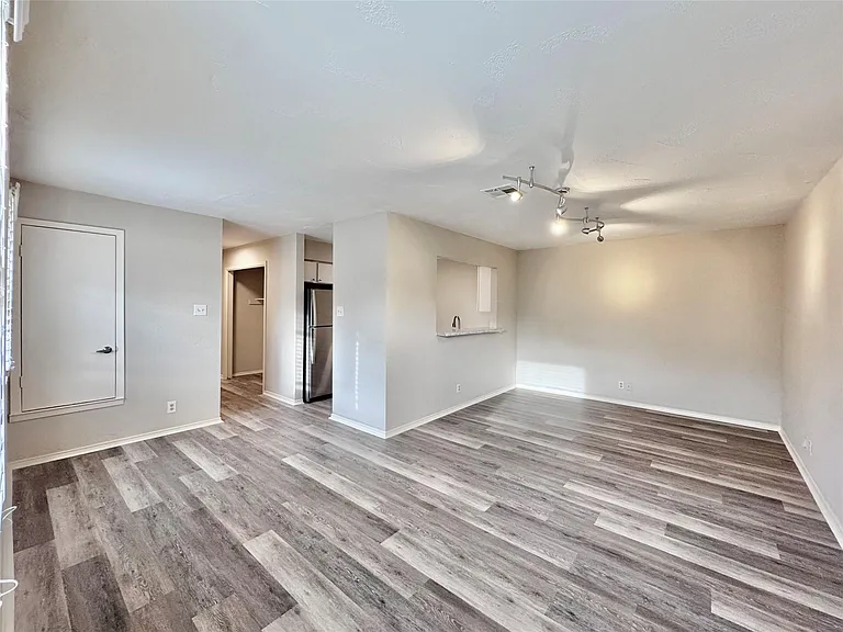 2110 Blue Meadow Dr #A — Photo 4