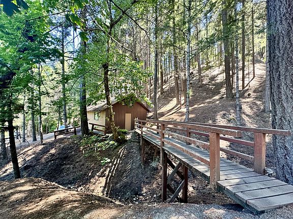 2nd image of 3117 Middle Creek Ranch Rd