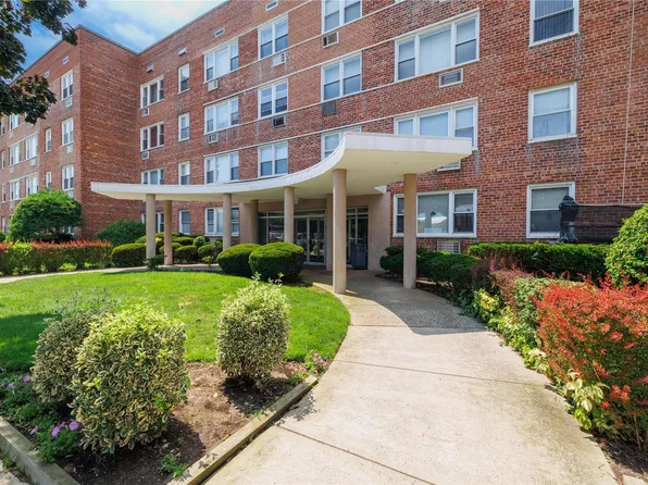 100 South Ocean Avenue #3 T, Freeport, NY 11520