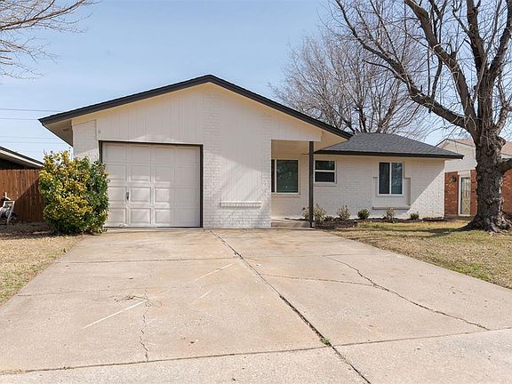 3rd image of 824 Cedar Crest Dr