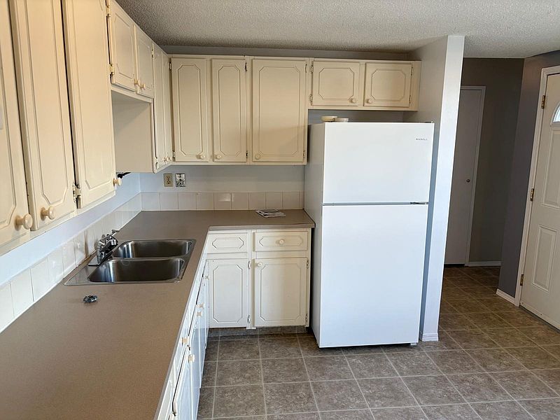 Calgary Townhouse for rent - 3 Bedrooms — photo 5