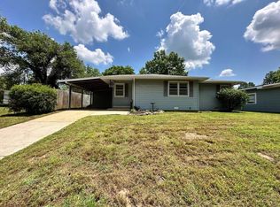 920 N 11th St, Arkansas City, KS 67005