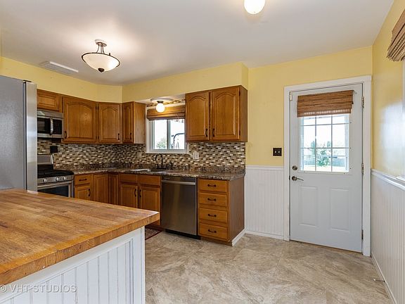 5th image of 12023 W Waldo Ave