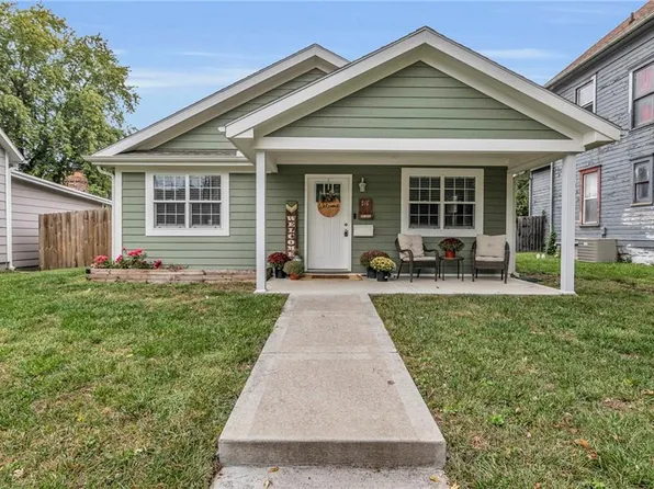 516 W 3rd St, Cameron, MO 64429