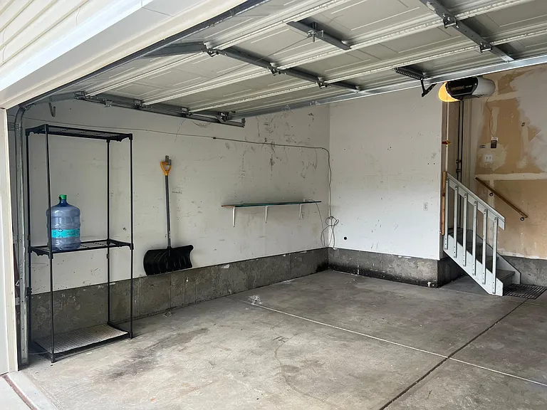 983 Canary Ct — Photo 43