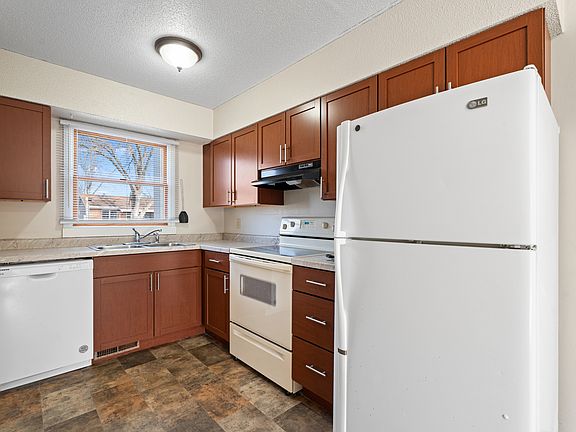 5th image of 1315 E Lewis St