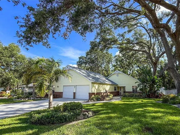 6818 Arbor Oaks Cir, Bradenton, FL 34209