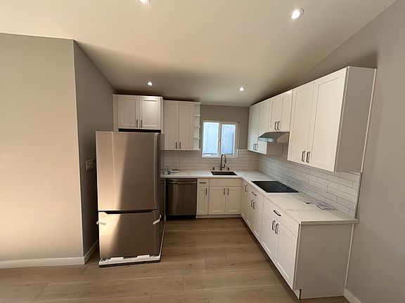 3rd image of 678 Elsie Ave #1