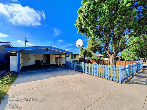 3338 Pepper Tree Ln Photo 1