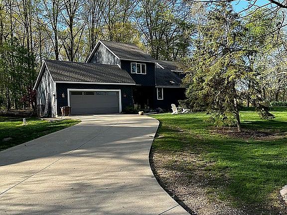 2nd image of 1029 Eagle Point Rd