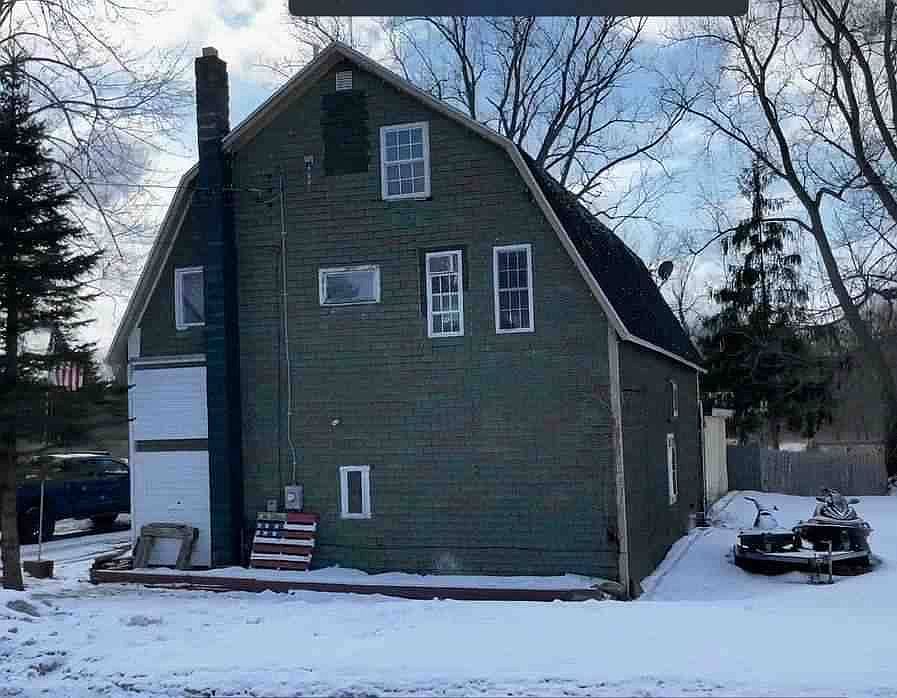2nd image of 87 Stark St