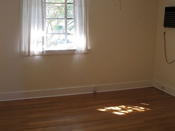3rd image of 1808 Pine St