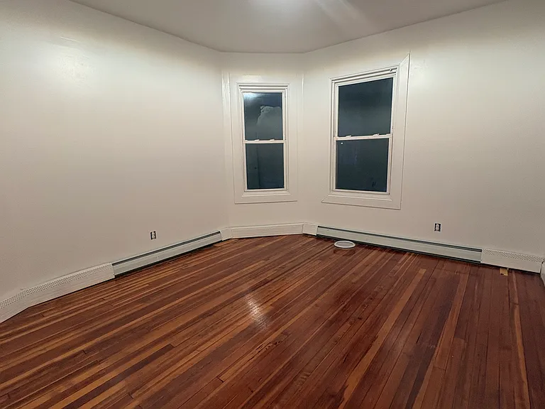 82 Rowe Ave #2S — Photo 5
