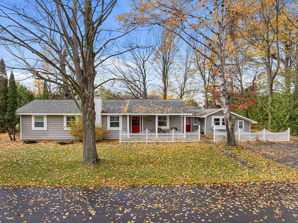 1st image of 301 Eagle Dr