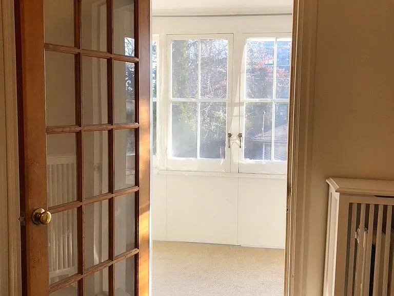 305 Saint Clair Ave E #MAIN FLOOR — Photo 16