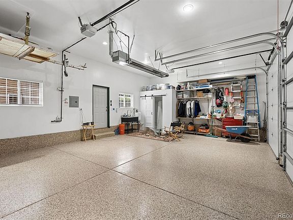 4th image of 364 N Clarkson Street