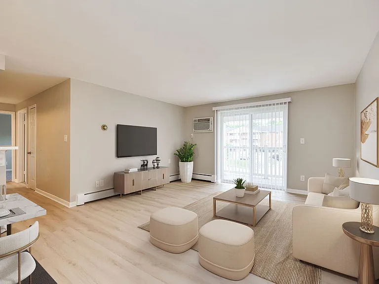 Monroe Terrace Apartments — Photo 2