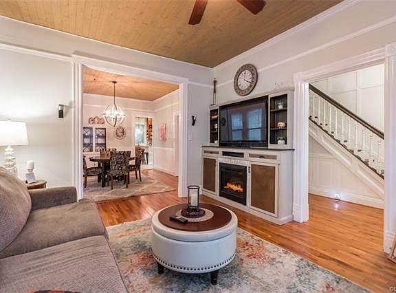 4th image of 3112 Forest Hill Ave