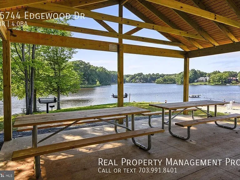 15744 Edgewood Dr — Photo 34