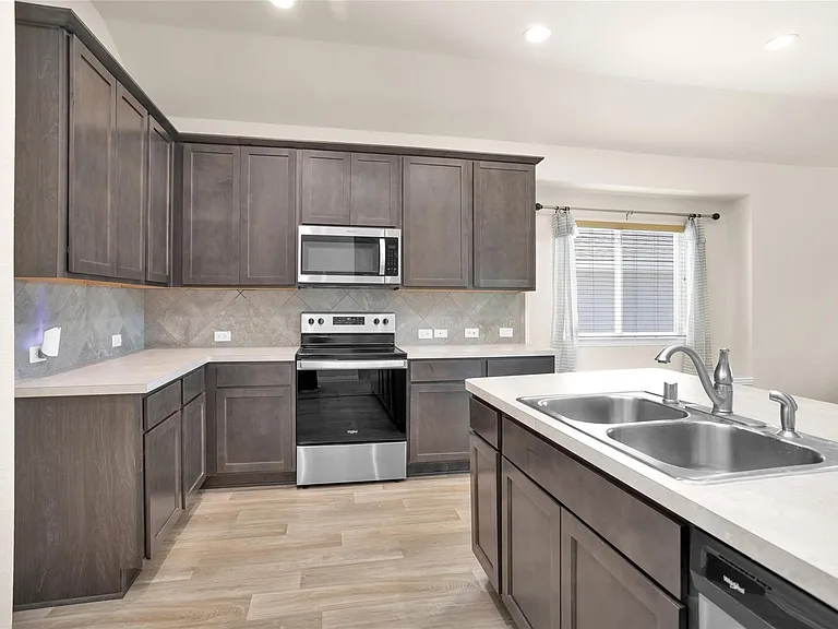 223 Shoreview Dr — Photo 18