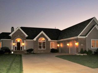 2725 E 65th St, Davenport, IA 52807