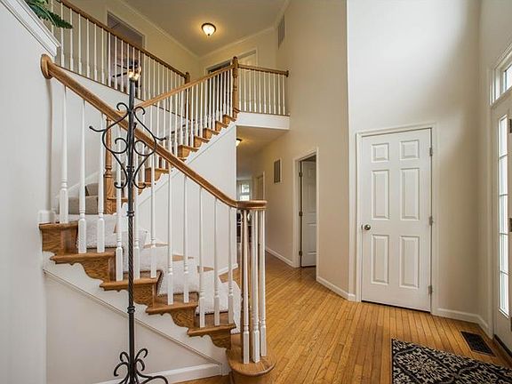 2nd image of 7058 Highland Creek Dr