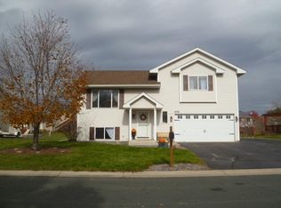 1476 Creekside Dr, Waconia, MN 55387