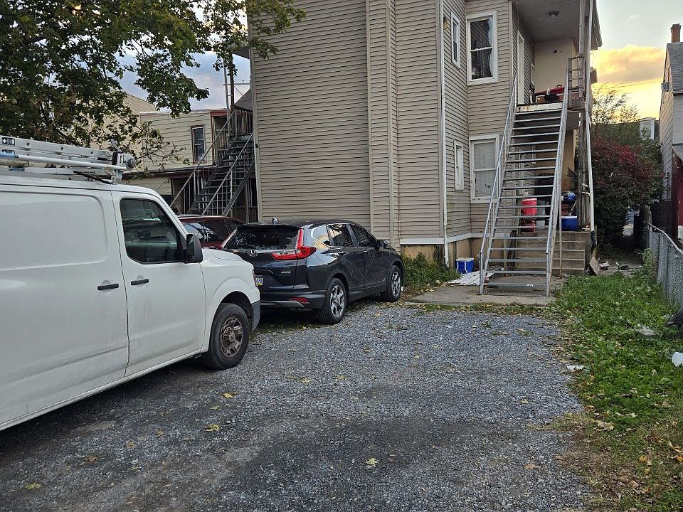 2nd image of 444 N 5th St #1