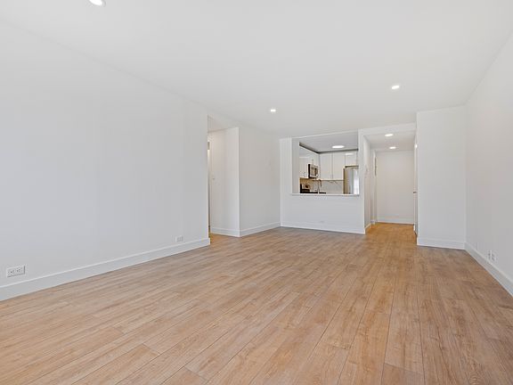3rd image of 600 Columbus Ave APT 9G