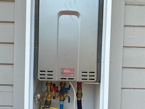 5th image of 2719 Lake St