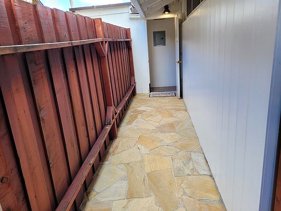3rd image of 1479 Glen Ave