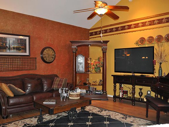 3rd image of 6820 La Christa Way