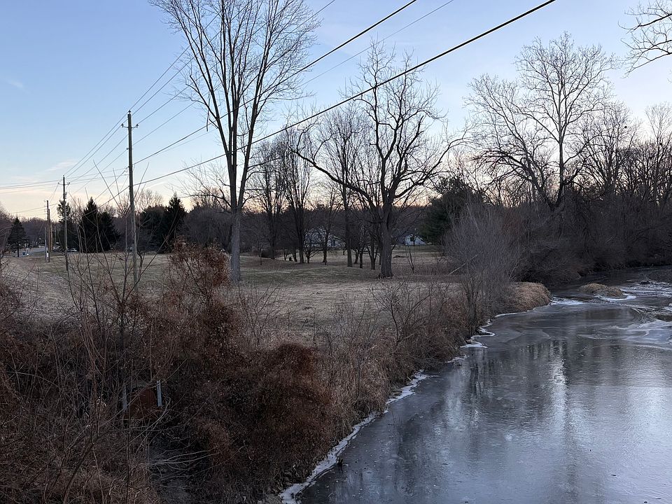 1st image of 8341 Bluff Rd