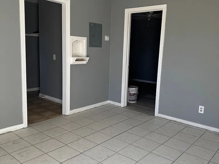 920 S Bryan St #4 — Photo 2