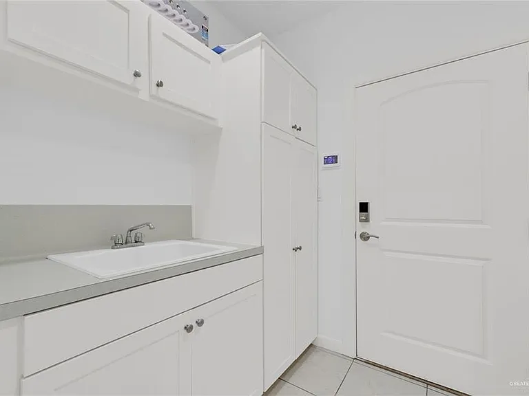 612 E Thornhill Ave — Photo 16