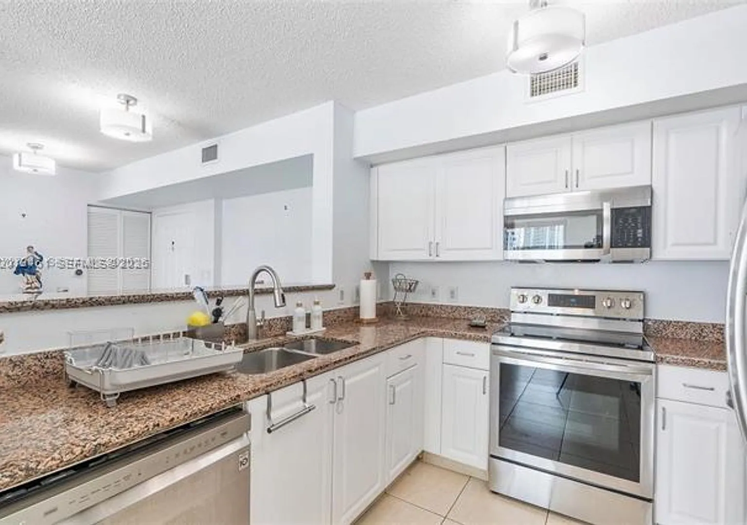 1155 Brickell Bay Dr cu-603, Miami, FL 33131 — Photo 1