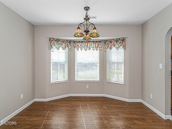 5th image of 635 Hills Gate Cir