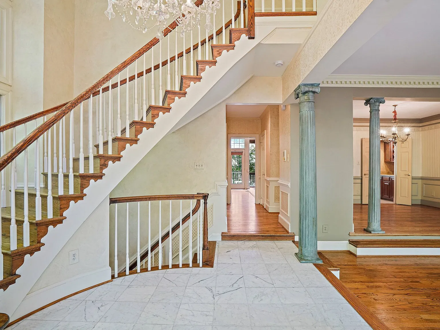 8035 Quarry Ridge Way — Photo 4