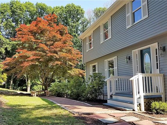 4th image of 135 Knollridge Dr