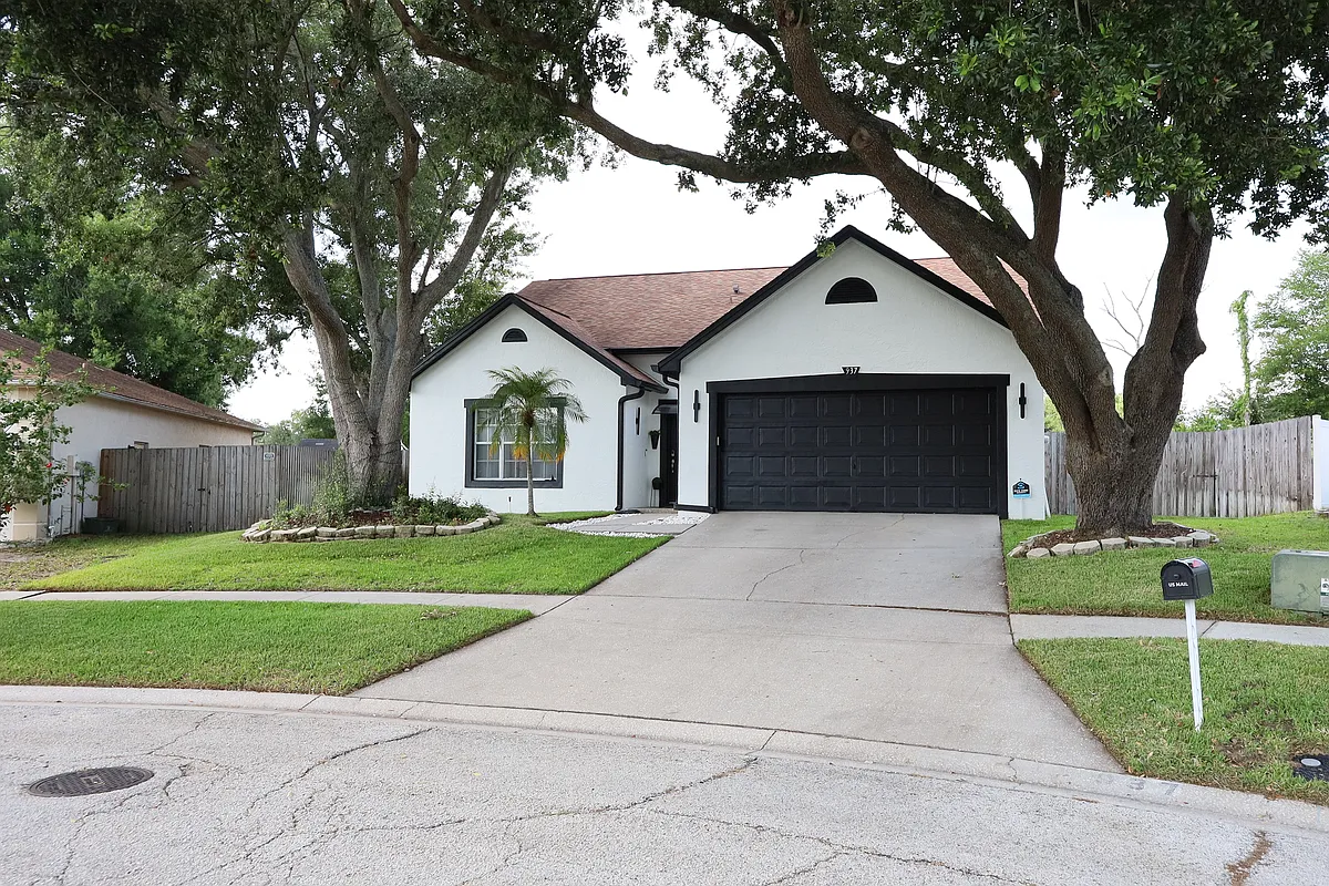 Building Photo - 937 Wicketrun Dr