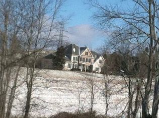 13202 Summit Dr, Meadowview, VA 24361