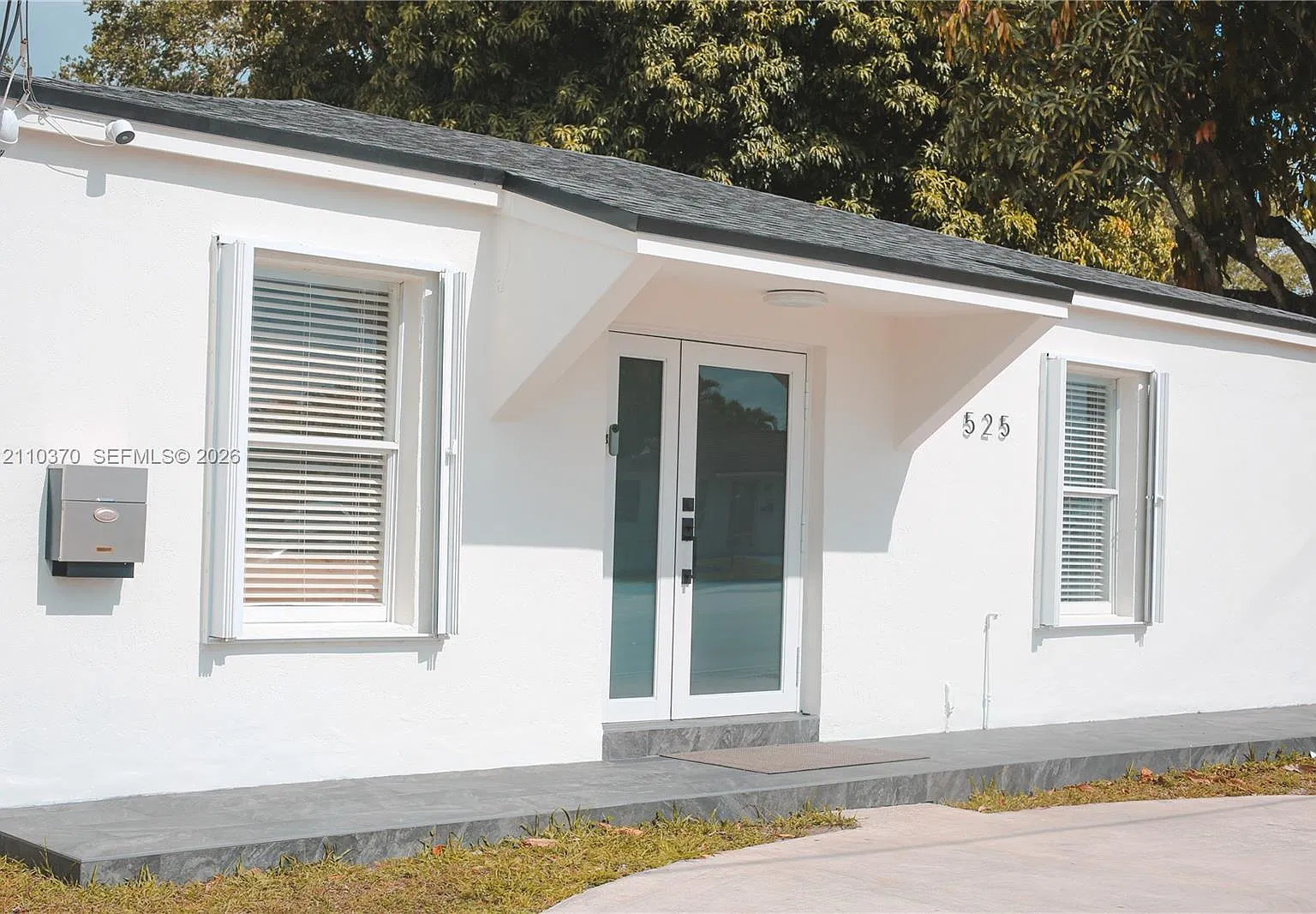Fairlawn — Photo 1