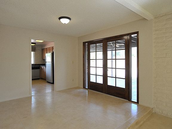 4th image of 3349 N Manor Dr