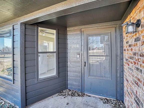 3rd image of 7204 SW Drakestone Blvd