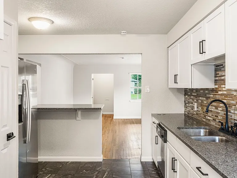 2085 S Saint Paul St — Photo 5